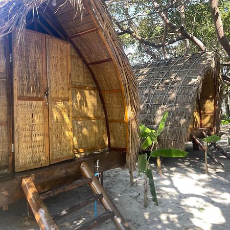 بيت شباب Rafikis Retreat Derm Tkov Village المظهر الخارجي الصورة