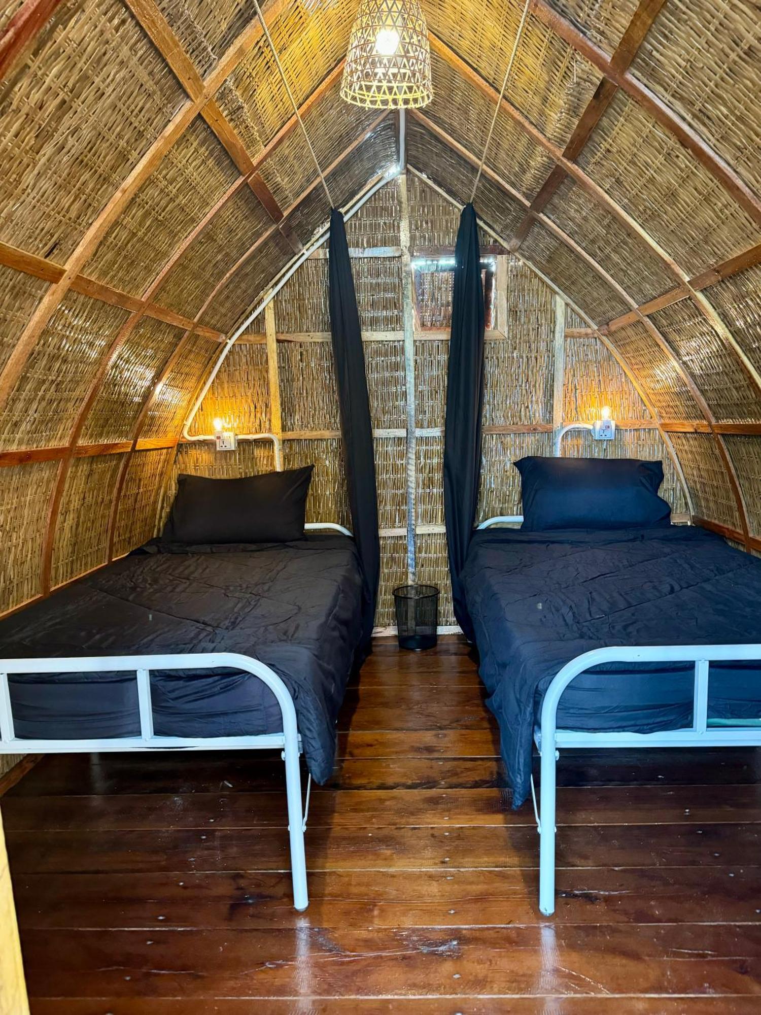 بيت شباب Rafikis Retreat Derm Tkov Village المظهر الخارجي الصورة